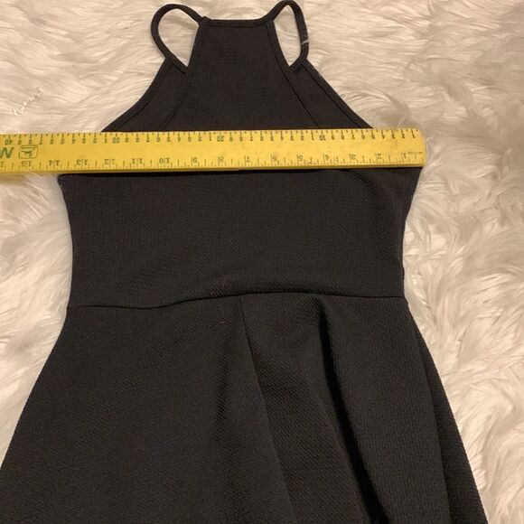 Olivia Rae XS black Formfitting bust with flowy bottom - Picture 6 of 8